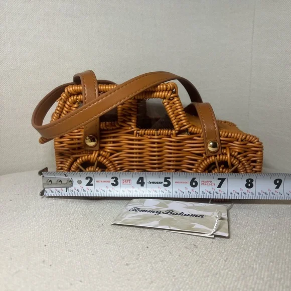 Super duper cute AF Tommy Bahama Woven Basket Car  Handbag. 🚗 - Picture 5 of 9